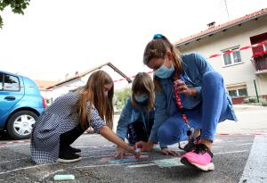 ETM OTROCI PRI OŠ CERKNICA 06 FOTO LJUBO VUKELIČ